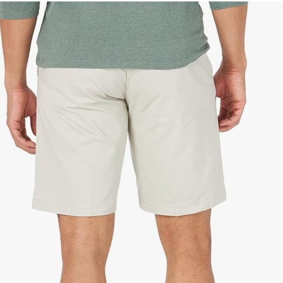 NWT Lee Men's Extreme Motion Flat Front Short, 30, stone - Picture 3 of 9